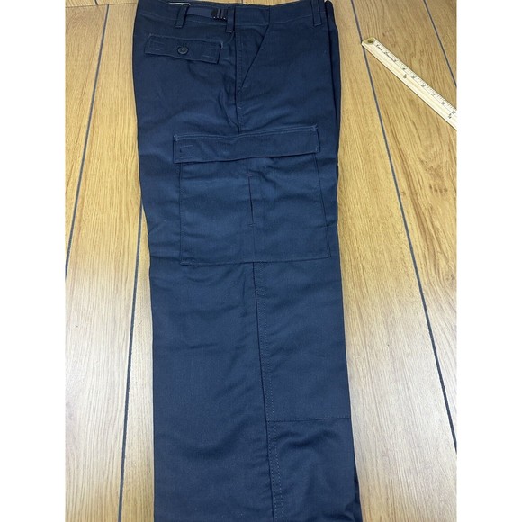 VF Imagewear Men's Cargo Pants Black M/  33 Waist Length  TA22912 NWOT - Picture 7 of 16